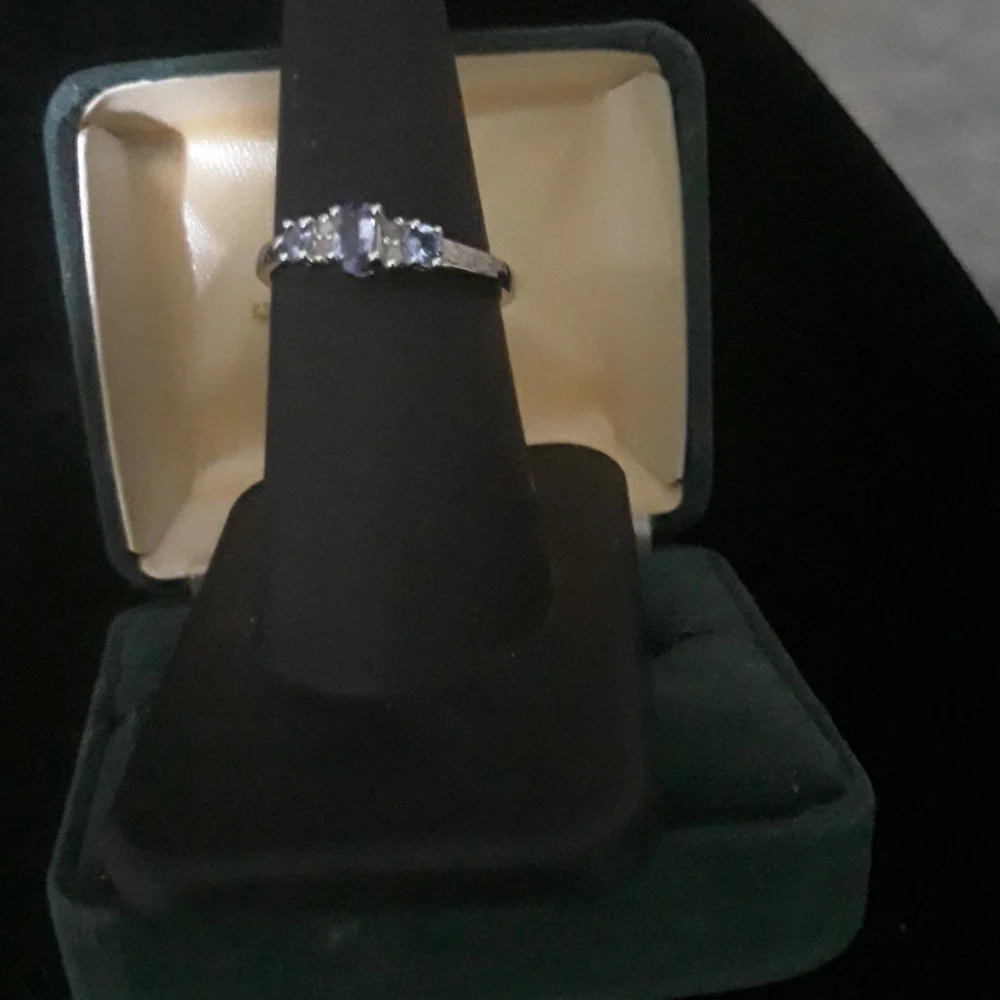 Genuine Tanzanite/Diamond Ring Sz 7